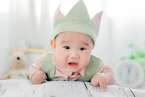 国内外试管婴儿对比：为什么哈萨克试管成了新选择？